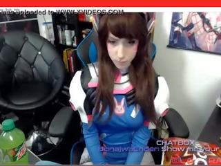 D.va learns 那里 是 乐趣 在 败