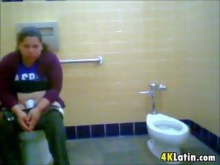 Fat Latina Recorded Taking A Huge Crap