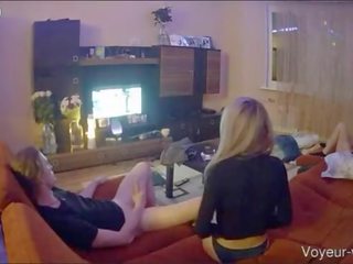 Impressionnant groupe masturbation voyeur villa - realcamvideos.com