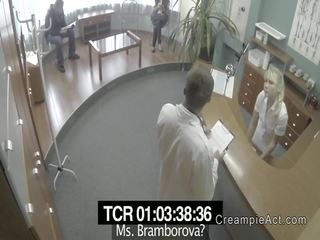 Karcsú szivi jelentkeznek beleélvezés -ban hamisítvány kórház