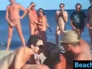 Swingers making liefde bij de strand