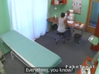 Doktor jebe rusinje bolnik